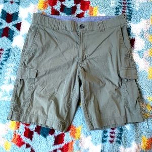 COLUMBIA men’s shorts 32W x 10L